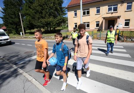 PROSTOVOLJCI NA PREHODIH 02 FOTO LJUBO VUKELIČ